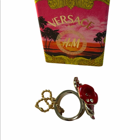 - Versace For H&M Red flower ring in BOX SZ LG Hibiscus 🌺 - Picture 5 of 6